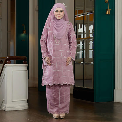 Daleena Kurung