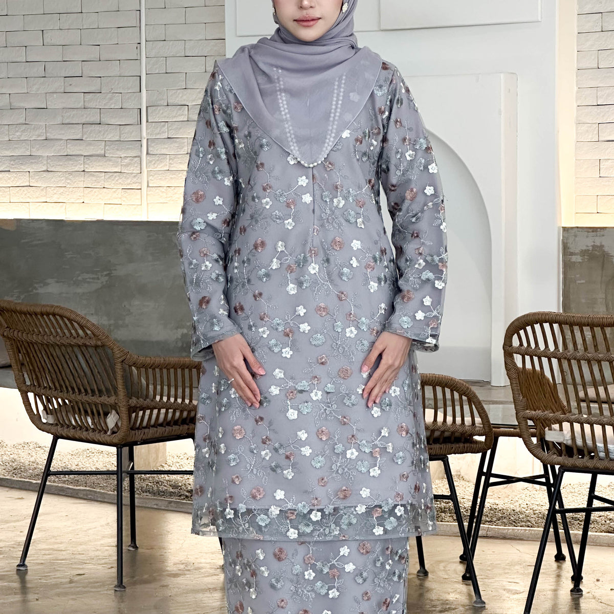 Eymilia Kurung