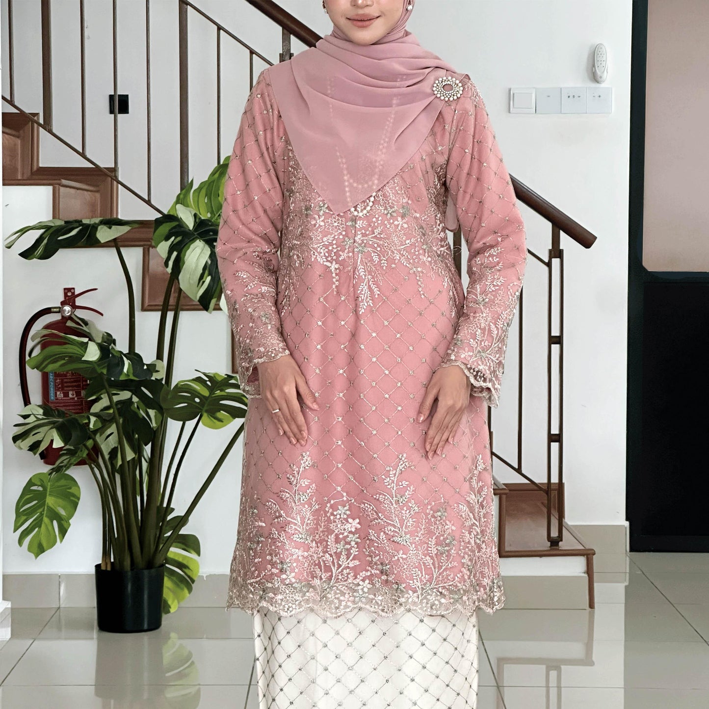 Deluna Kurung
