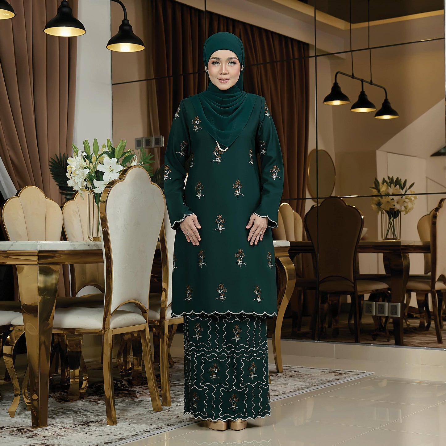 Leena Kurung