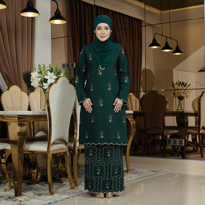 Leena Kurung