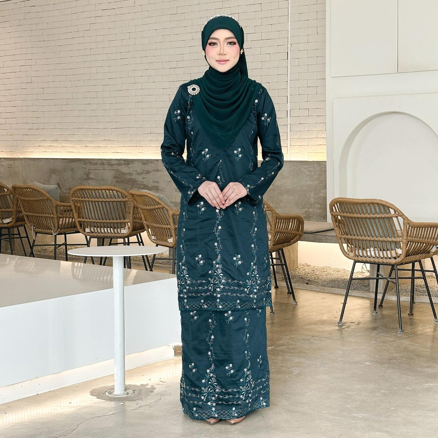 Sandra Kurung