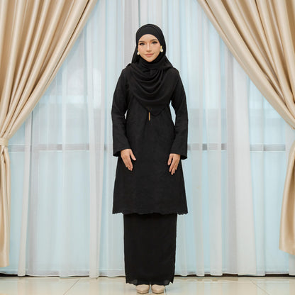 Deluna Kurung