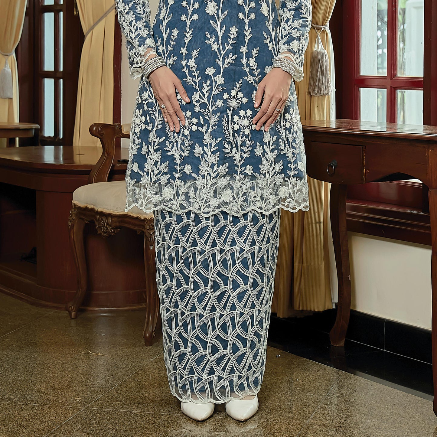 Raesya Kurung
