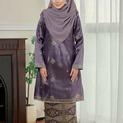 Petra Kurung