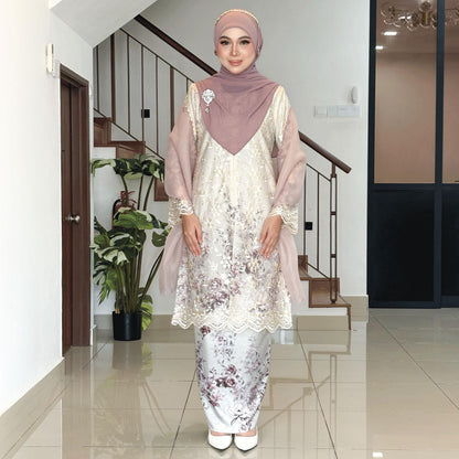 Umaira Kurung