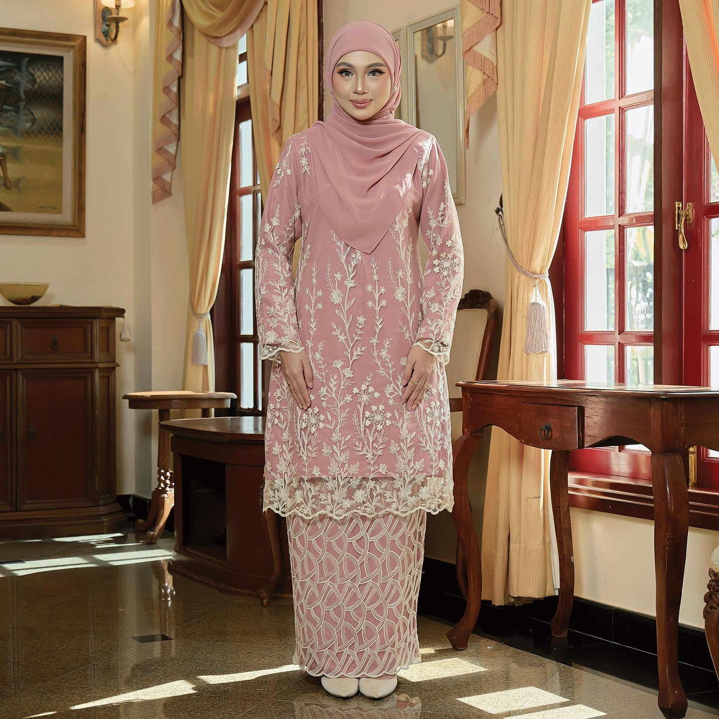Raesya Kurung