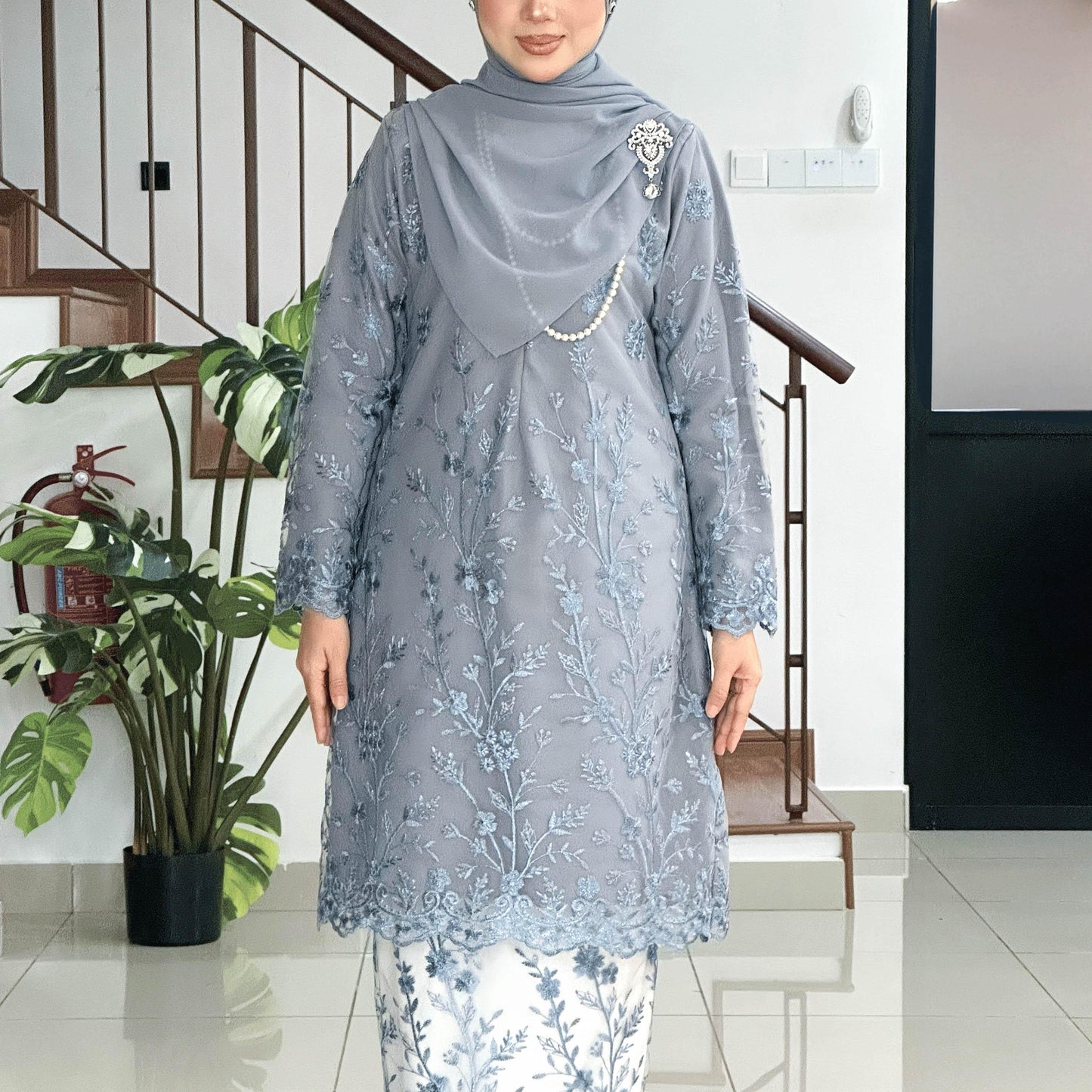 Izara Kurung