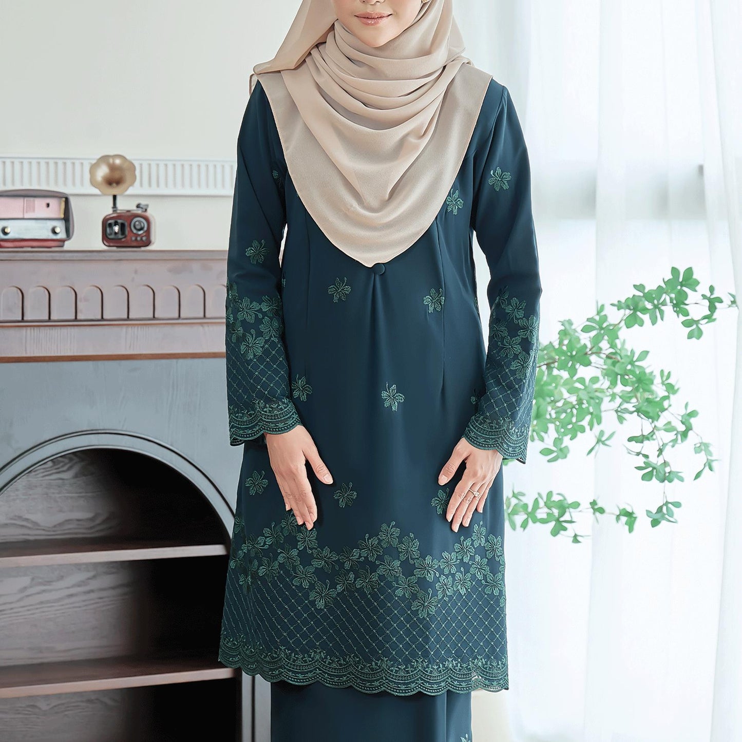 Jeena Kurung