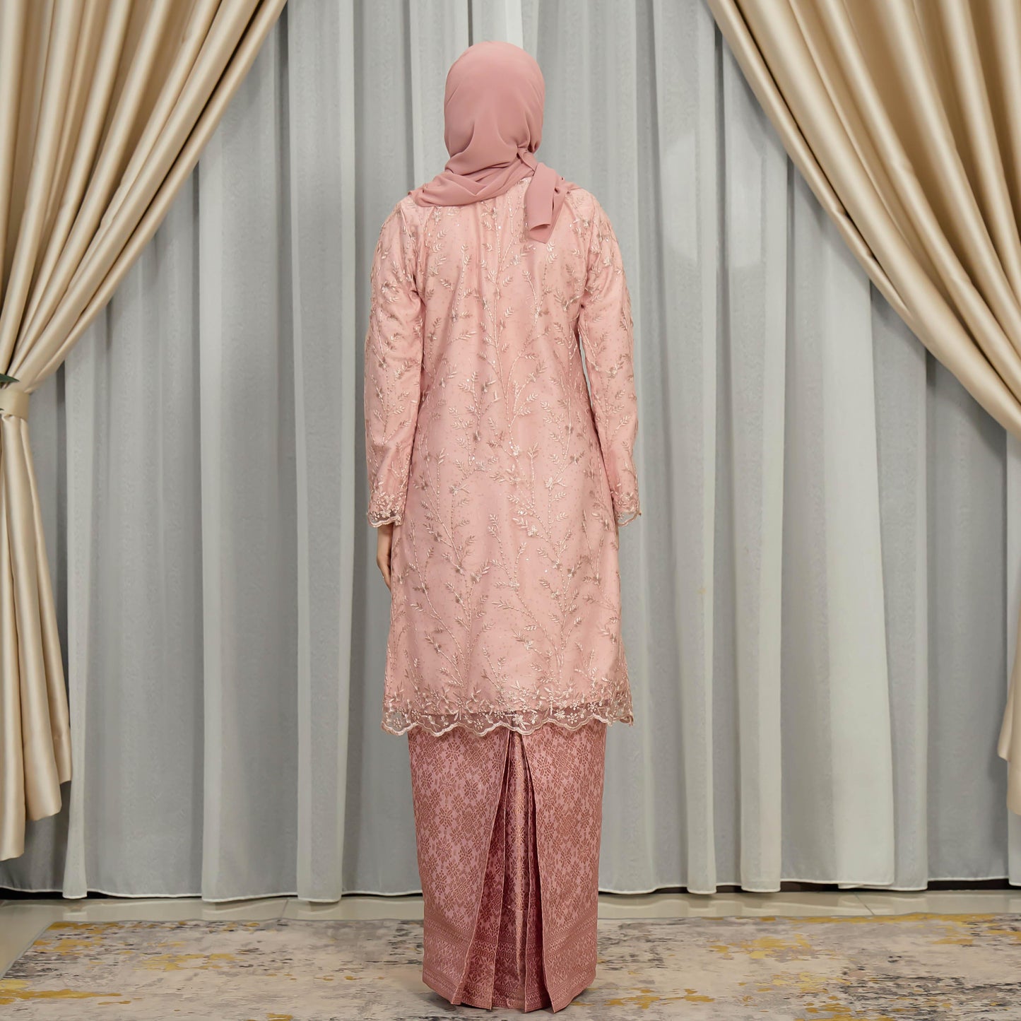 Adira Kurung