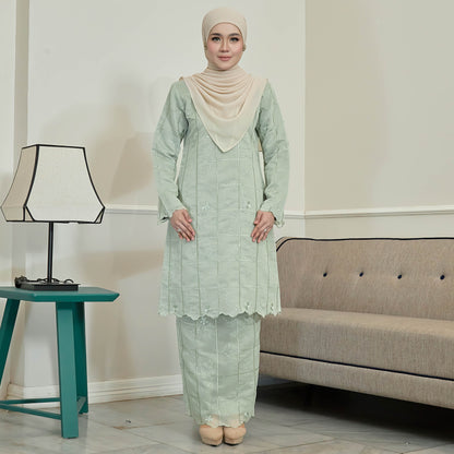 Daleena Kurung