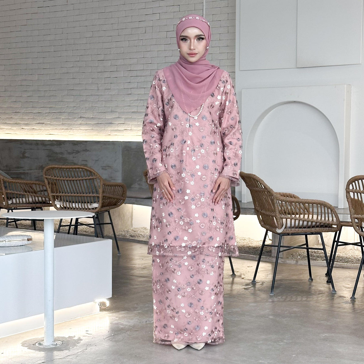 Eymilia Kurung