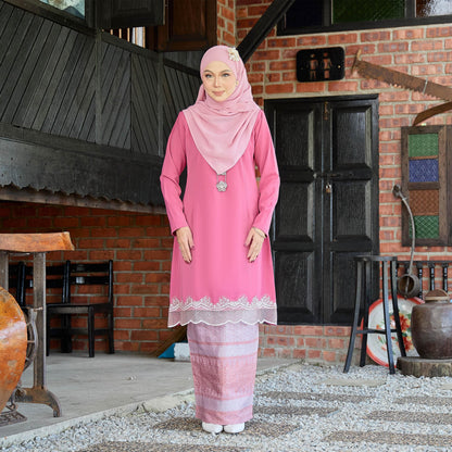 Adeenda Kurung