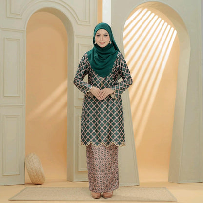 Estilla Kurung