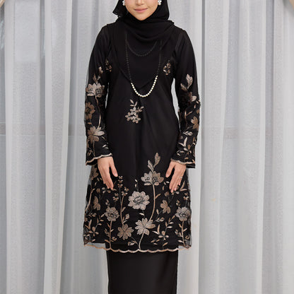 Meara Kurung