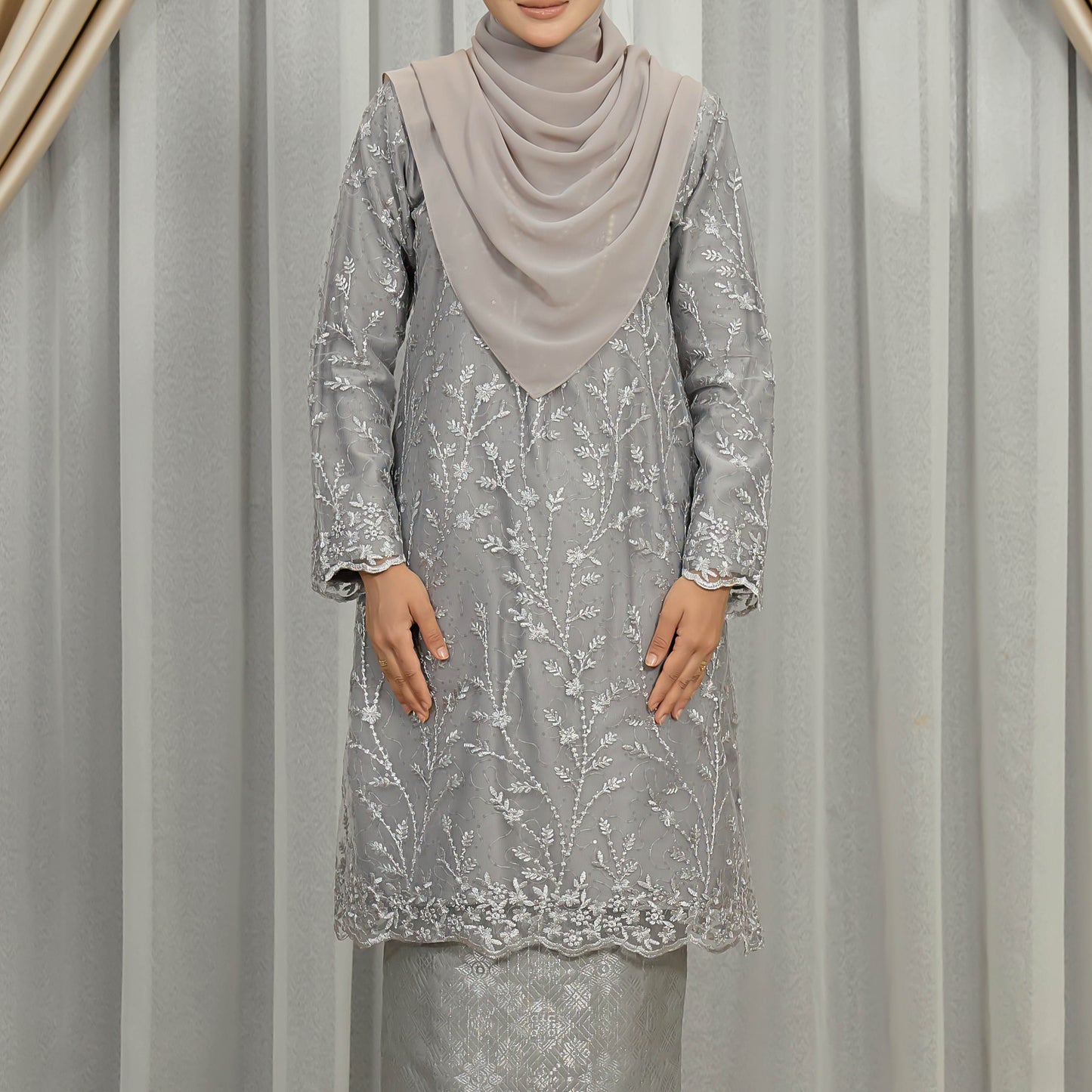 Adira Kurung