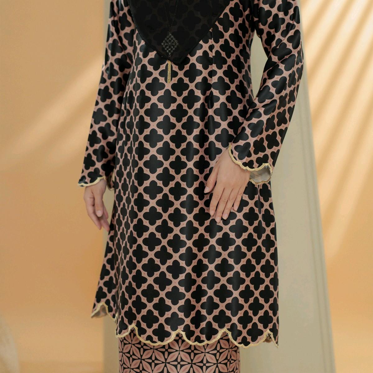 Estilla Kurung