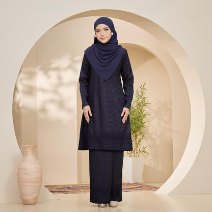 Veronica Kurung