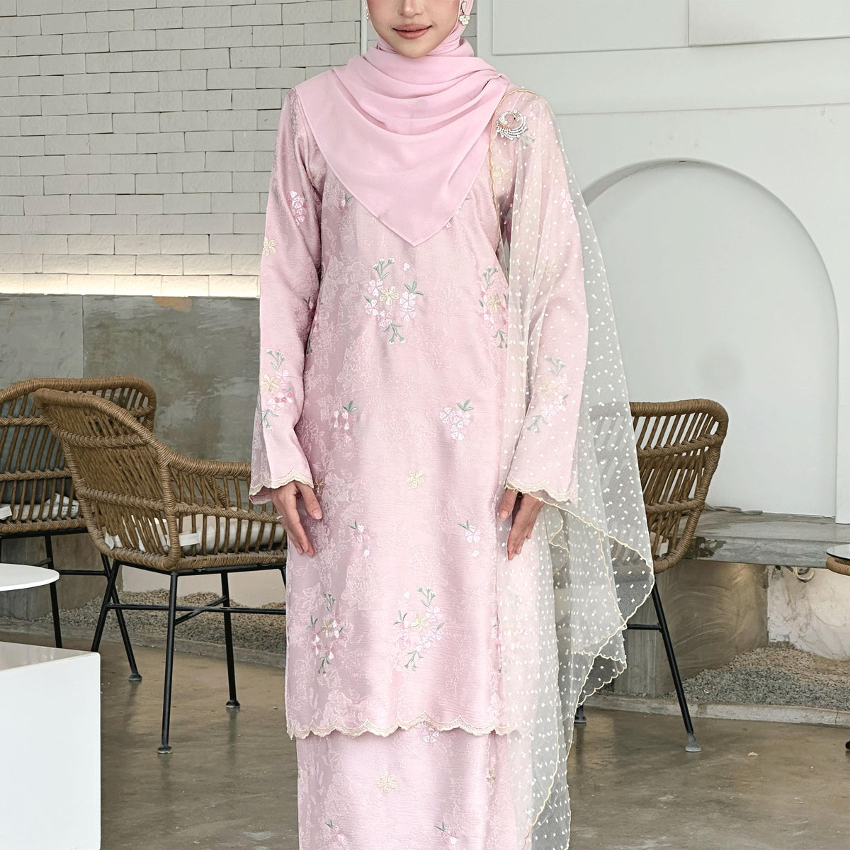 Meylia Kurung