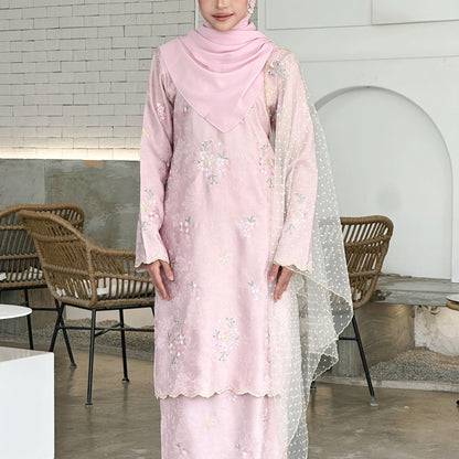 Meylia Kurung