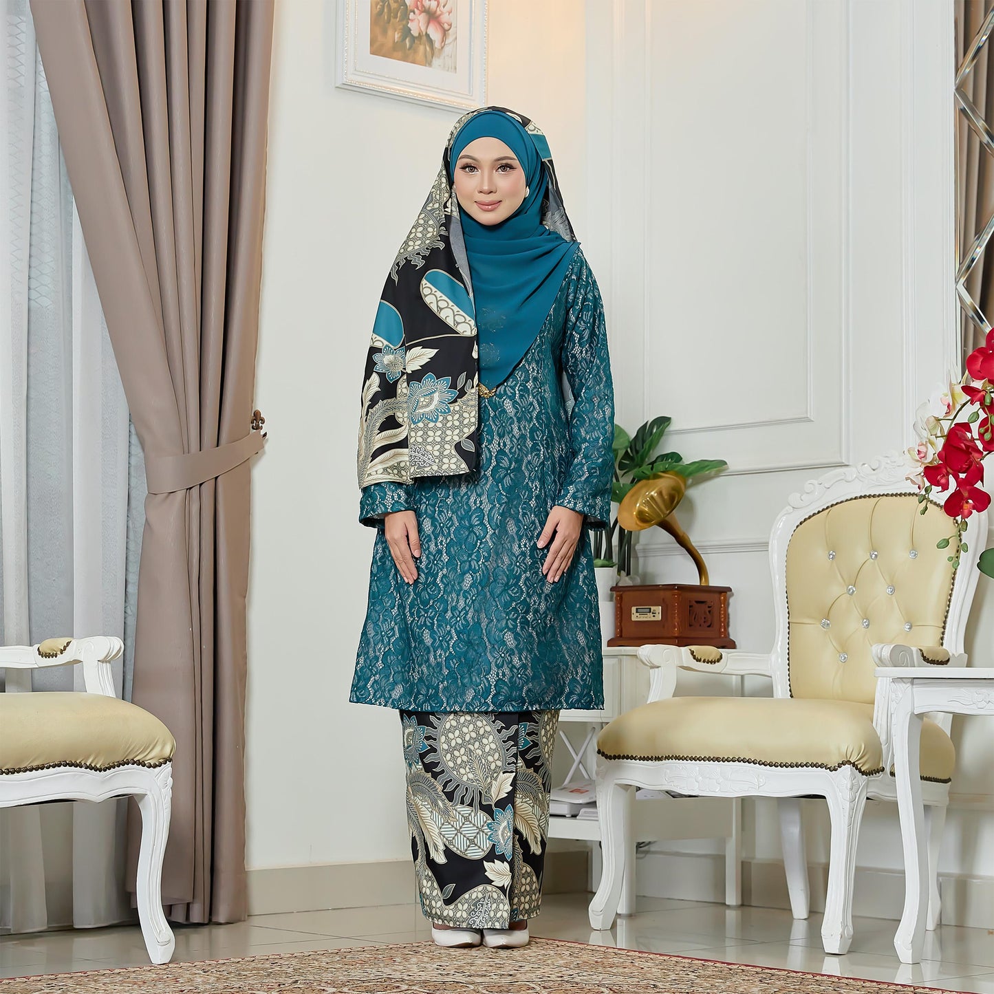 Karina Kurung