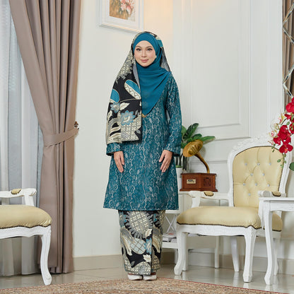 Karina Kurung