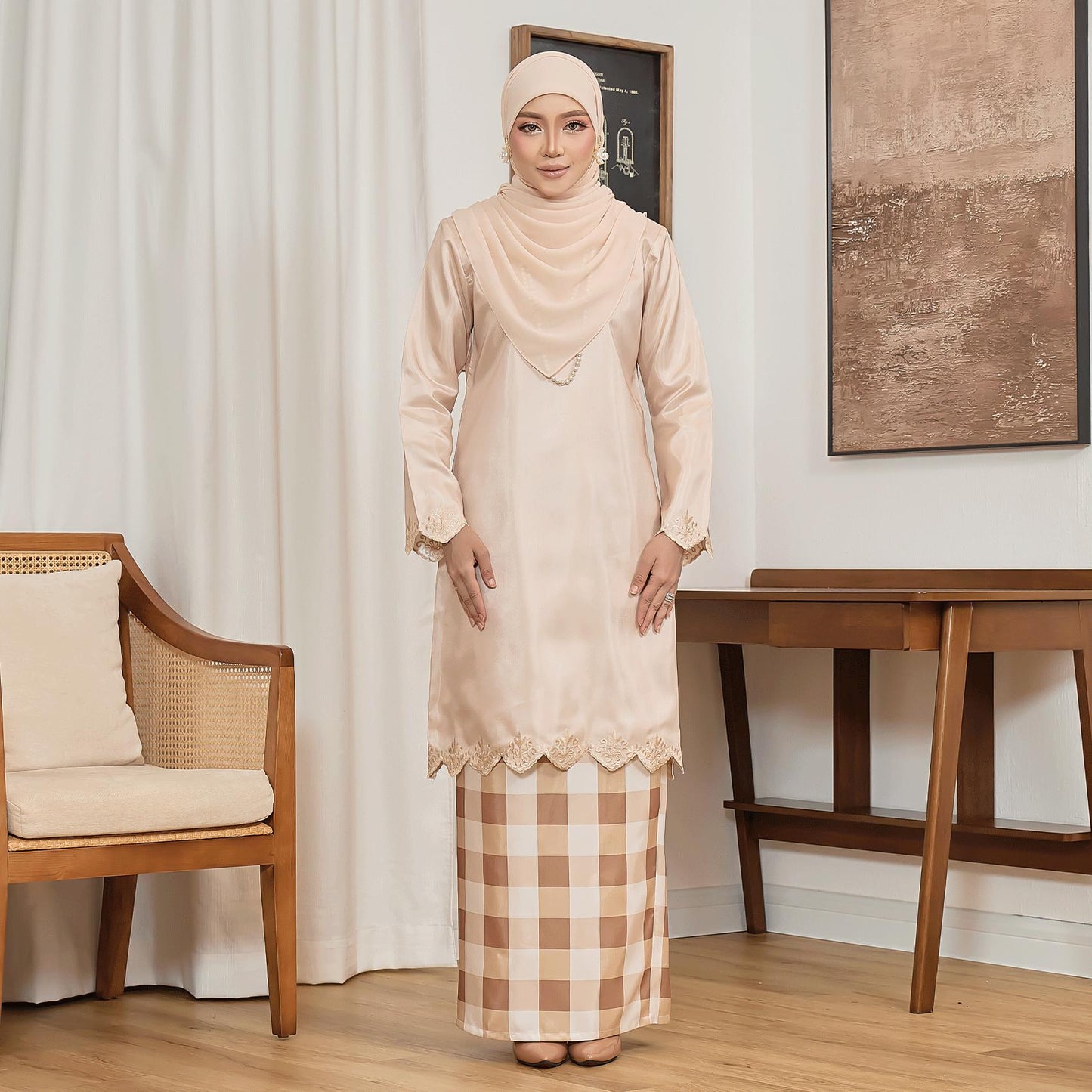 Lunisya Kurung