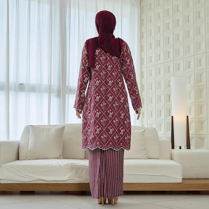 Valessa Kurung