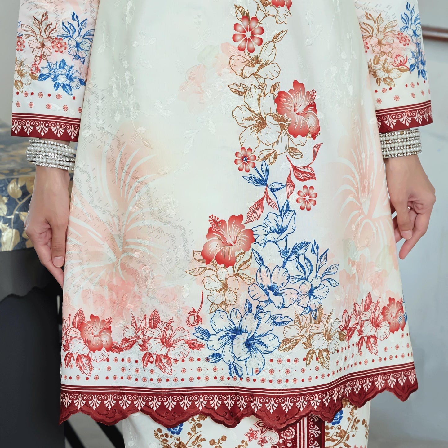 Sri Kesuma Kurung Merdeka