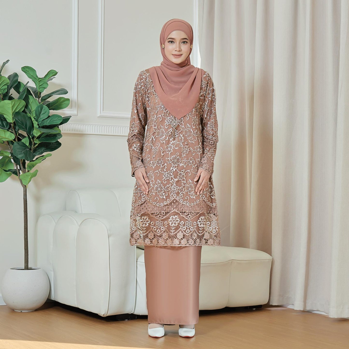 Arisya Kurung