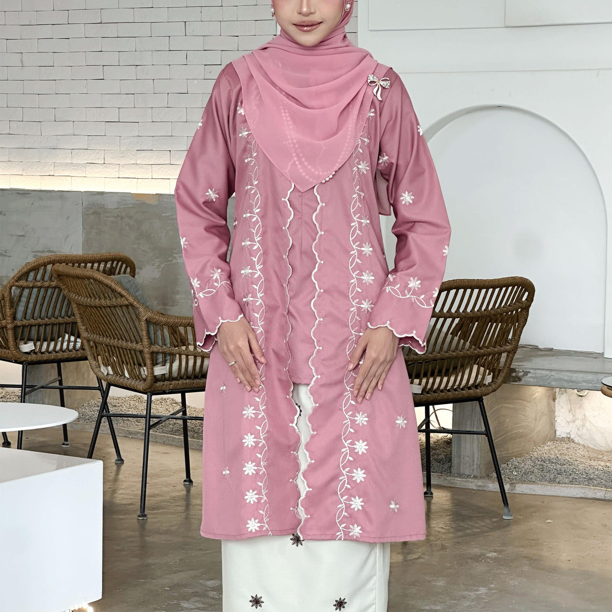 Naema Kurung
