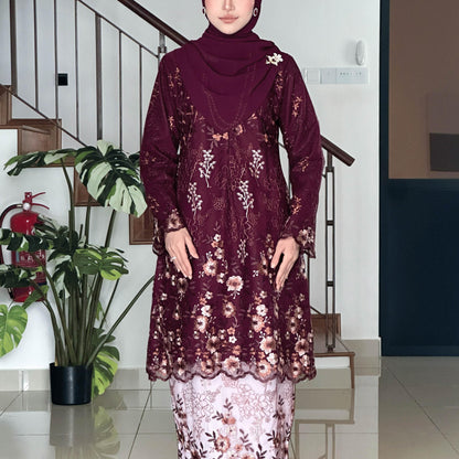 Naomi Kurung