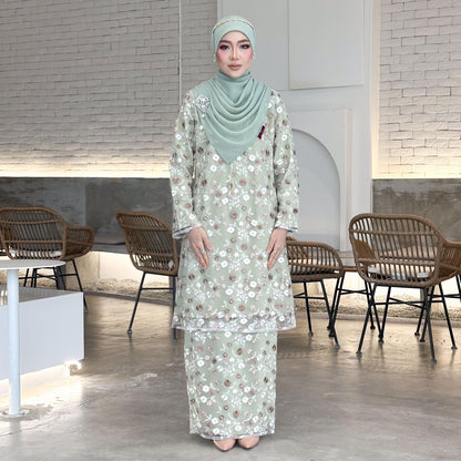 Eymilia Kurung