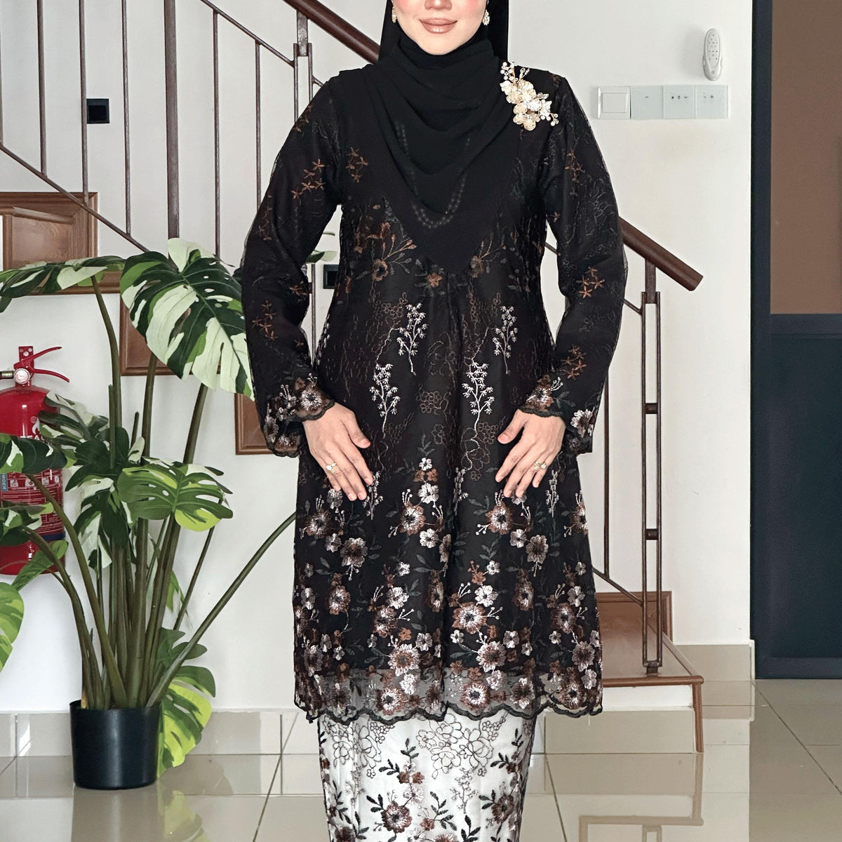 Naomi Kurung