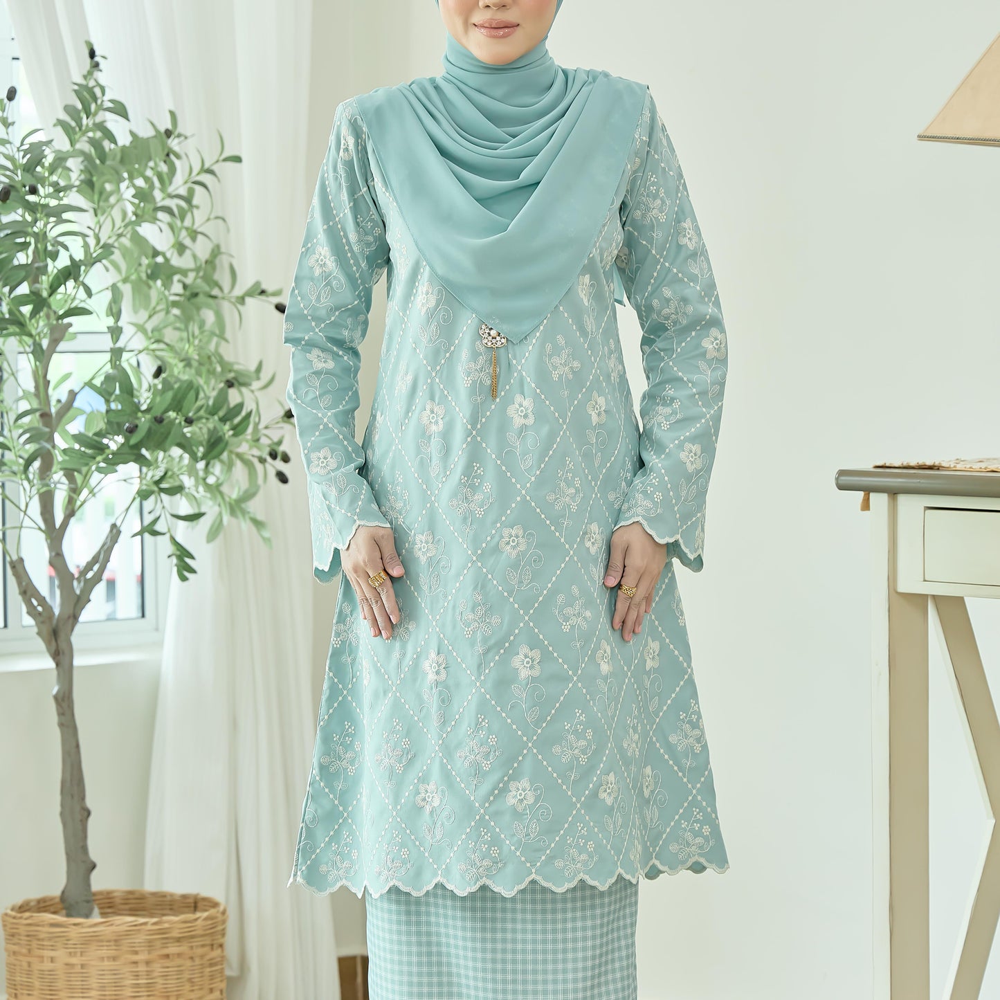 Deshika Kurung