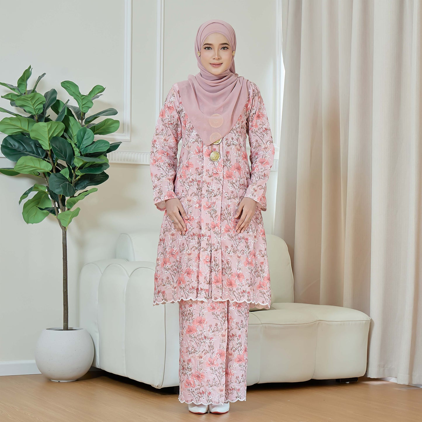 Leyara Kebaya