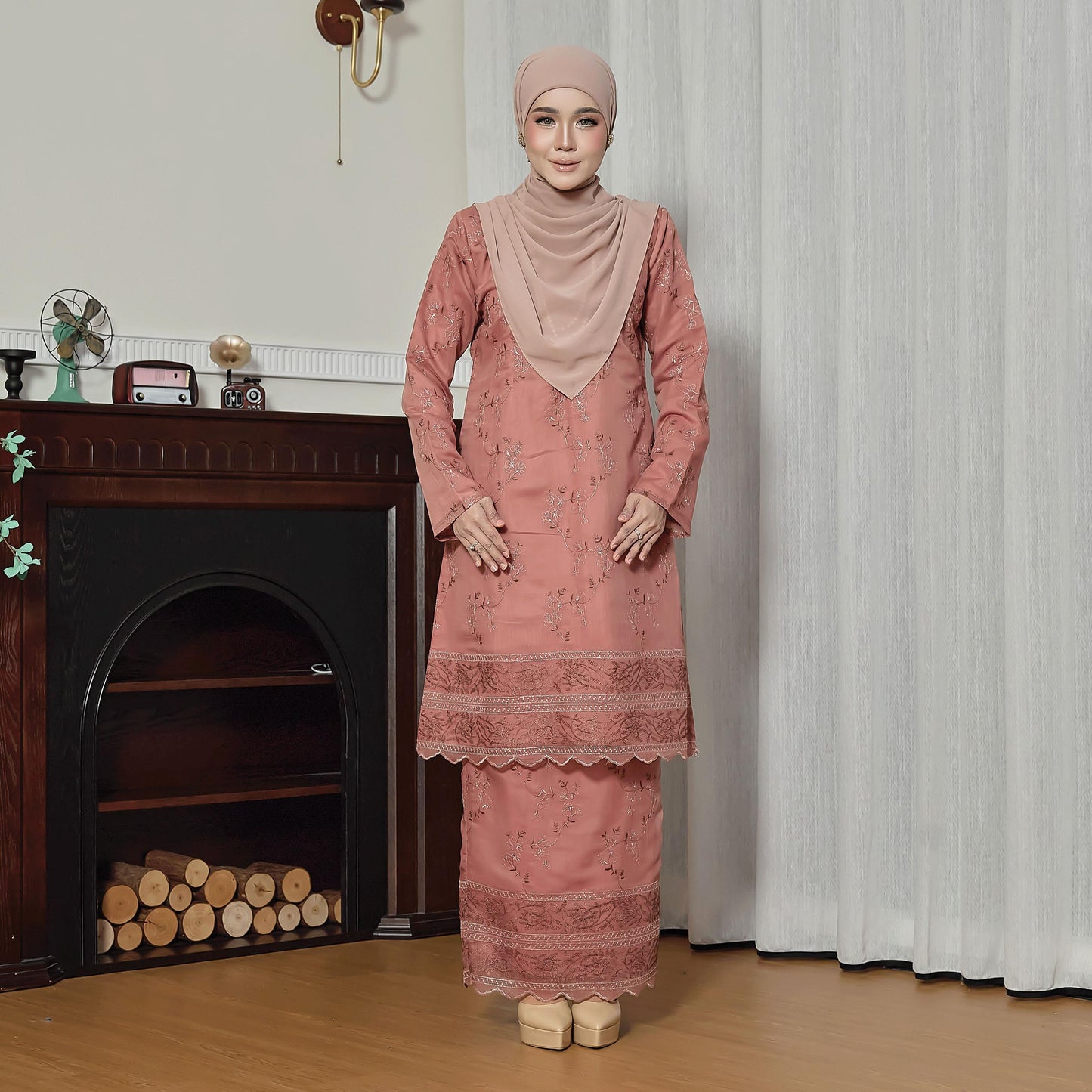Laudya Kurung
