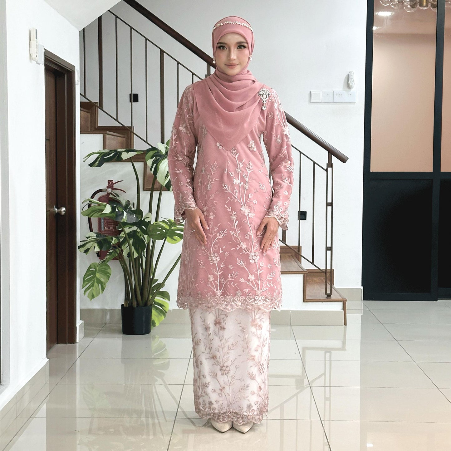 Izara Kurung