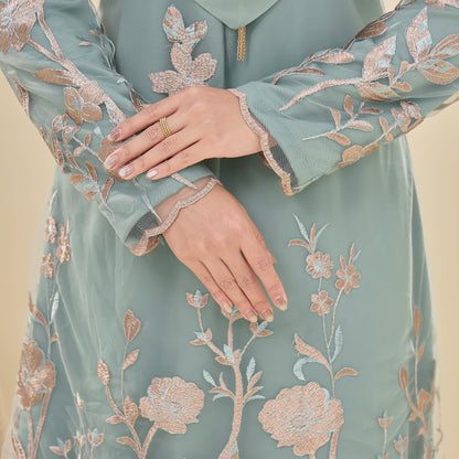 Lunaya Kurung