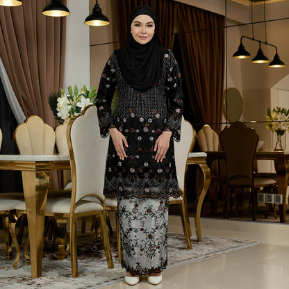 Safia Kurung