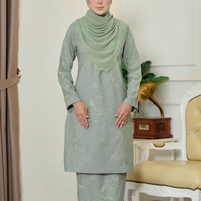 Riverra Kurung