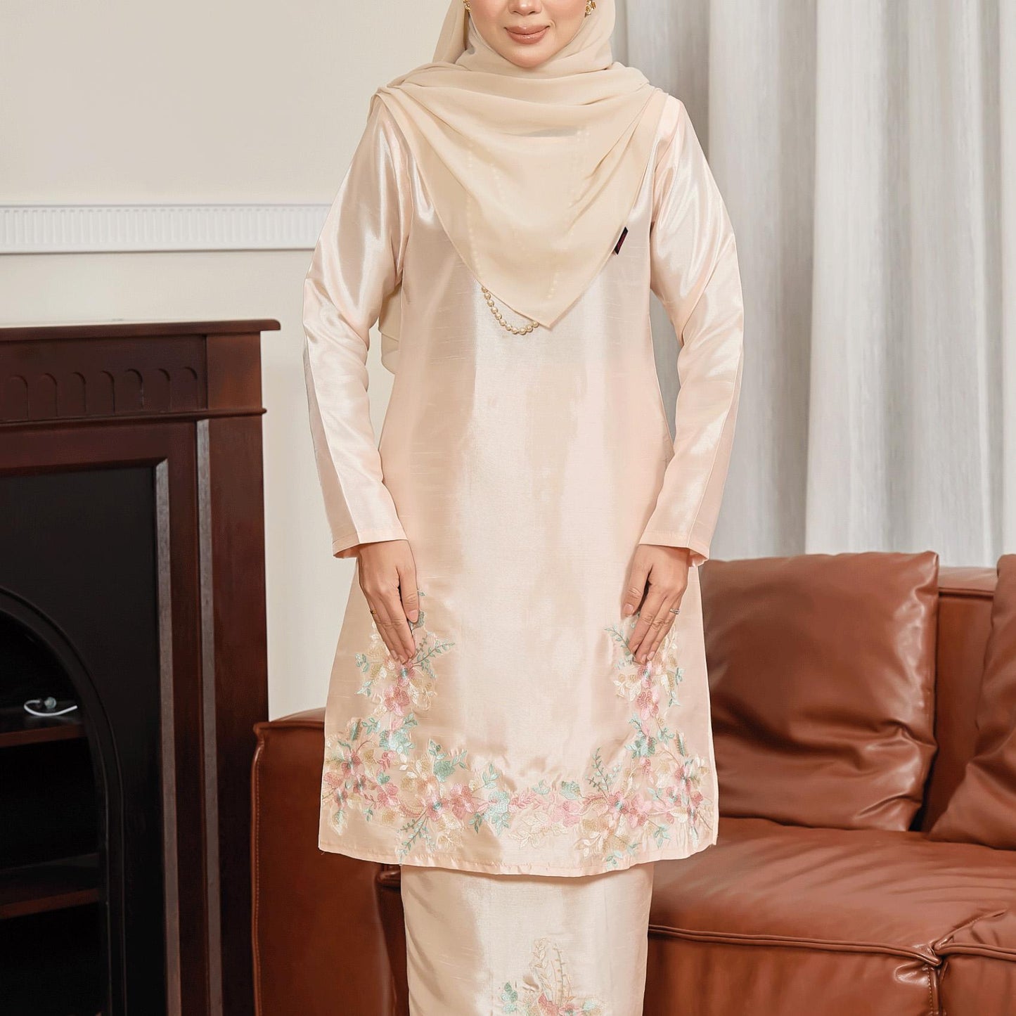 Elianore Kurung