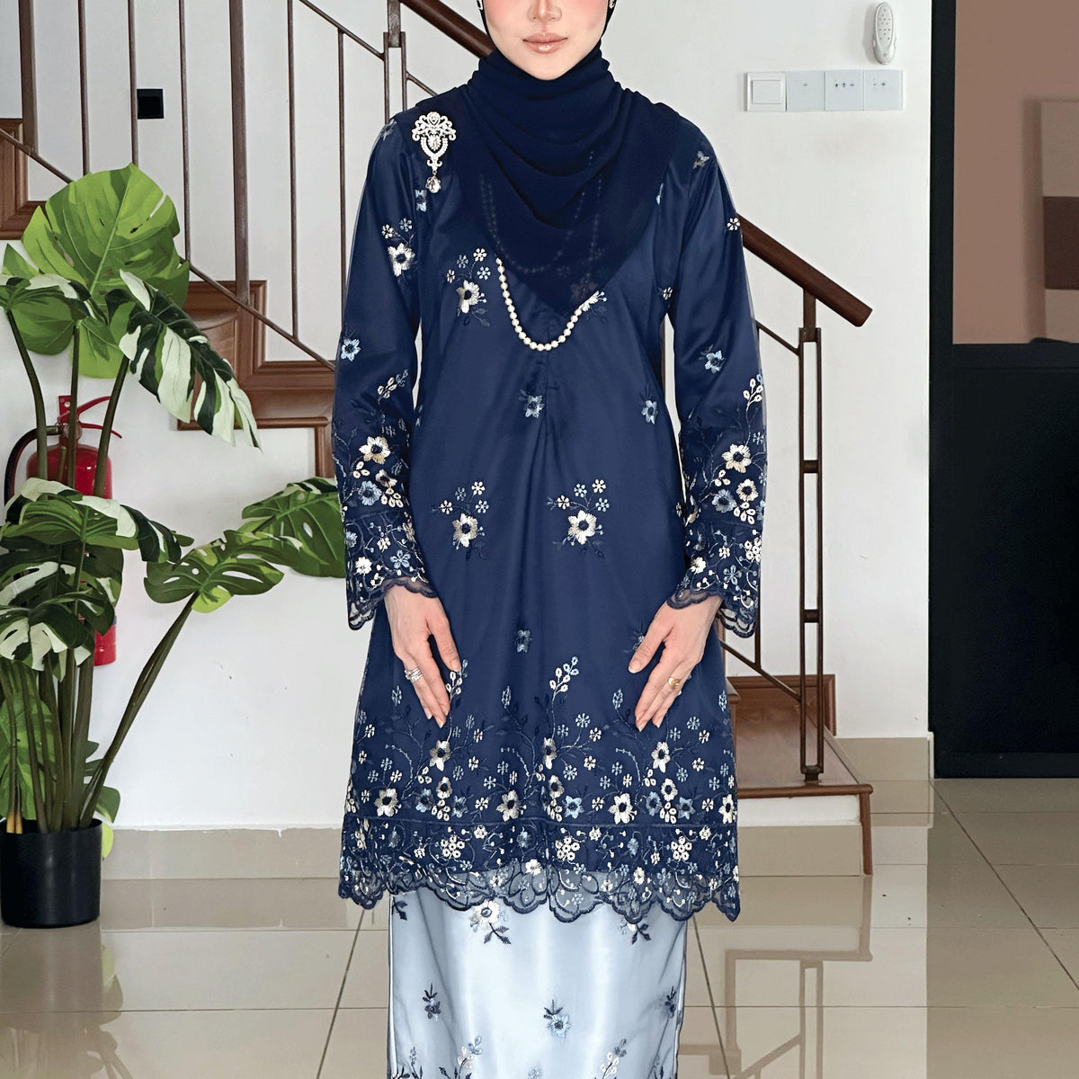 Dellina Kurung