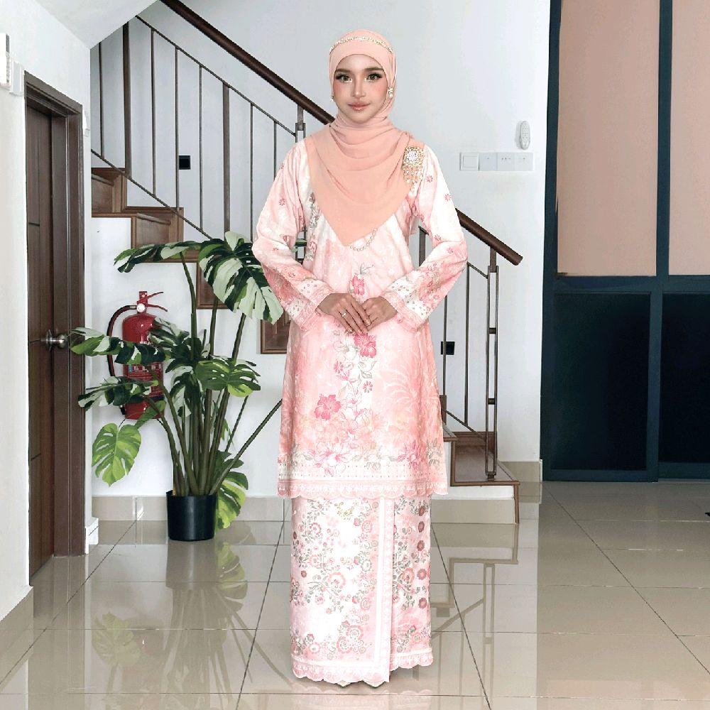 Sri Kesuma Kurung Merdeka
