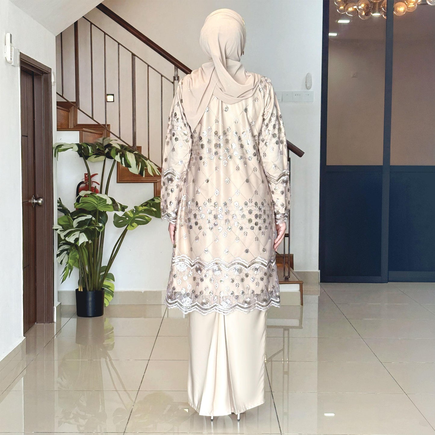 Husna Kurung