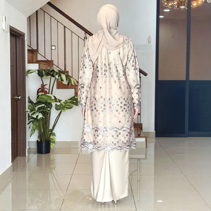 Husna Kurung