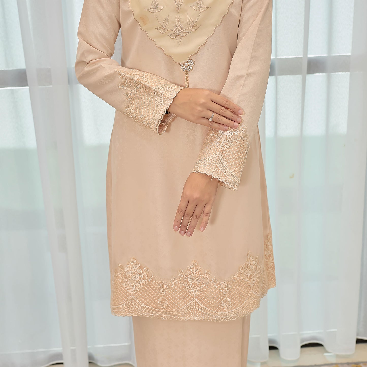 Zalea Kurung