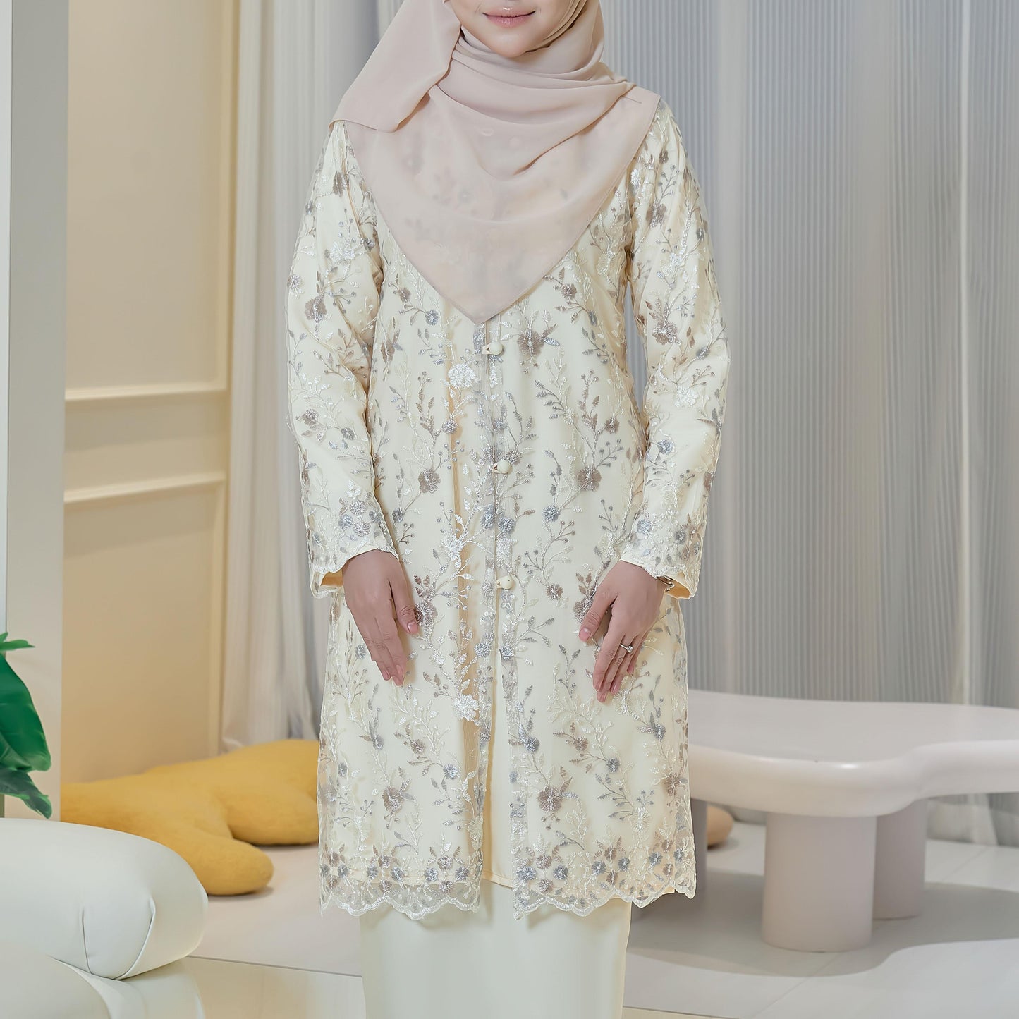 Lorevia Kurung