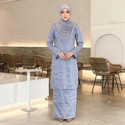Sandra Kurung