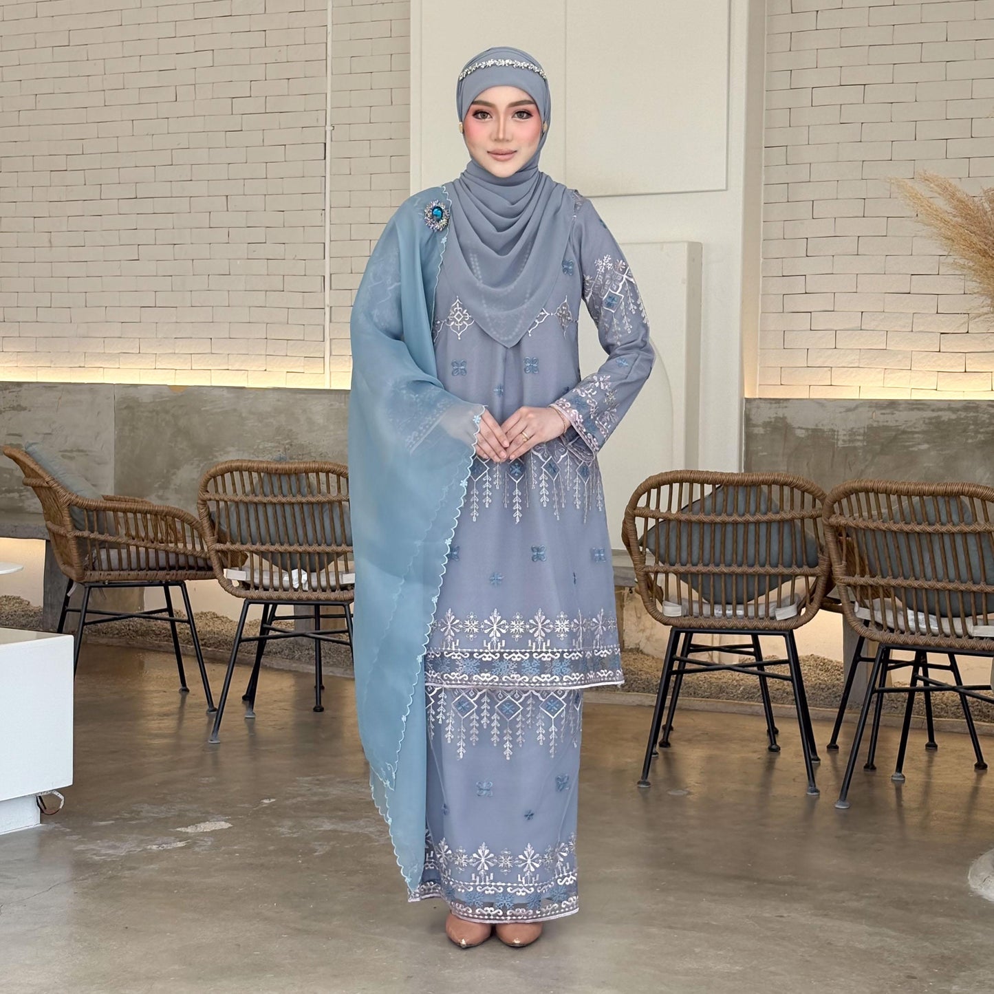 Elisse Kurung